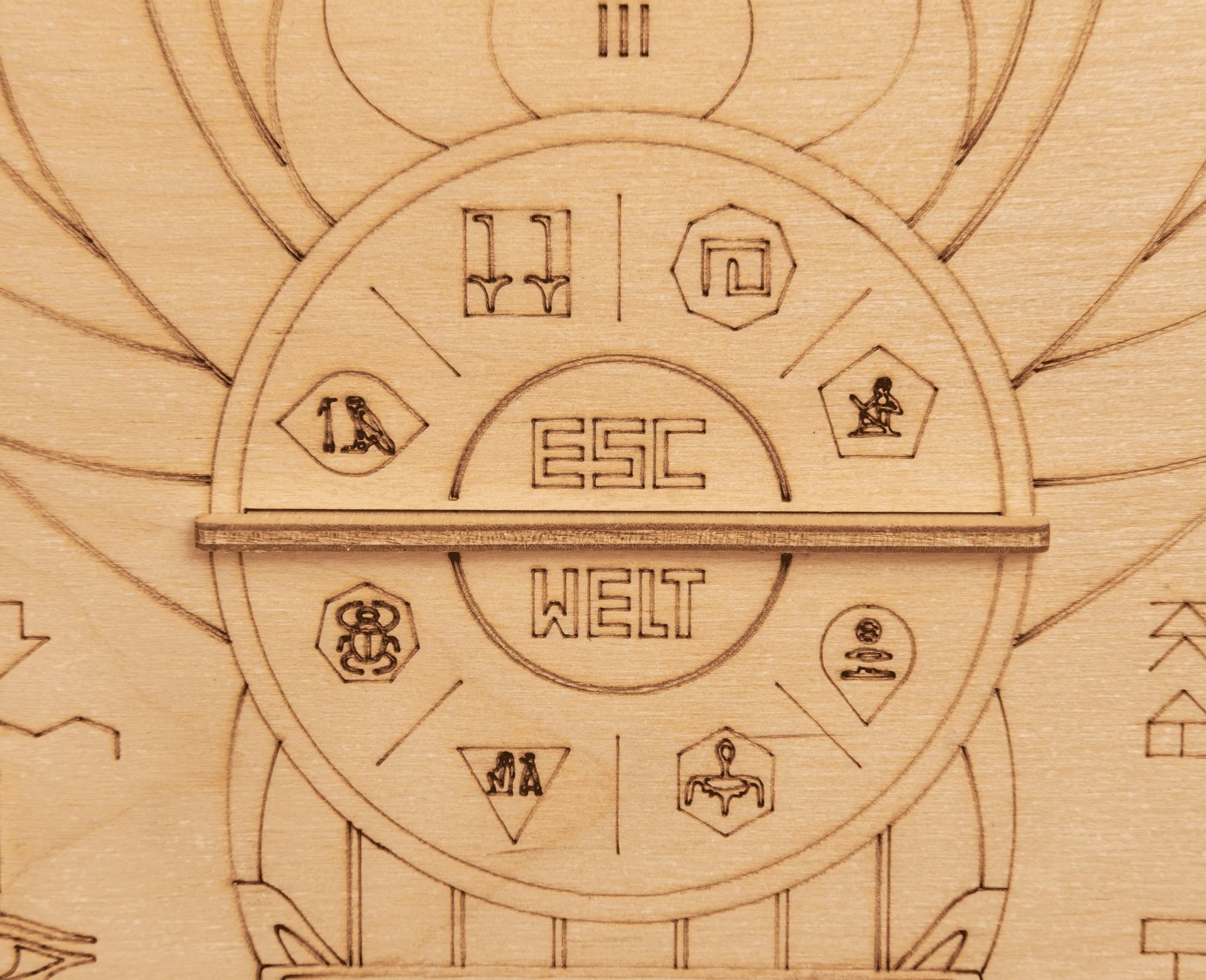 Images and photos of Quest Pyramid. ESC WELT.