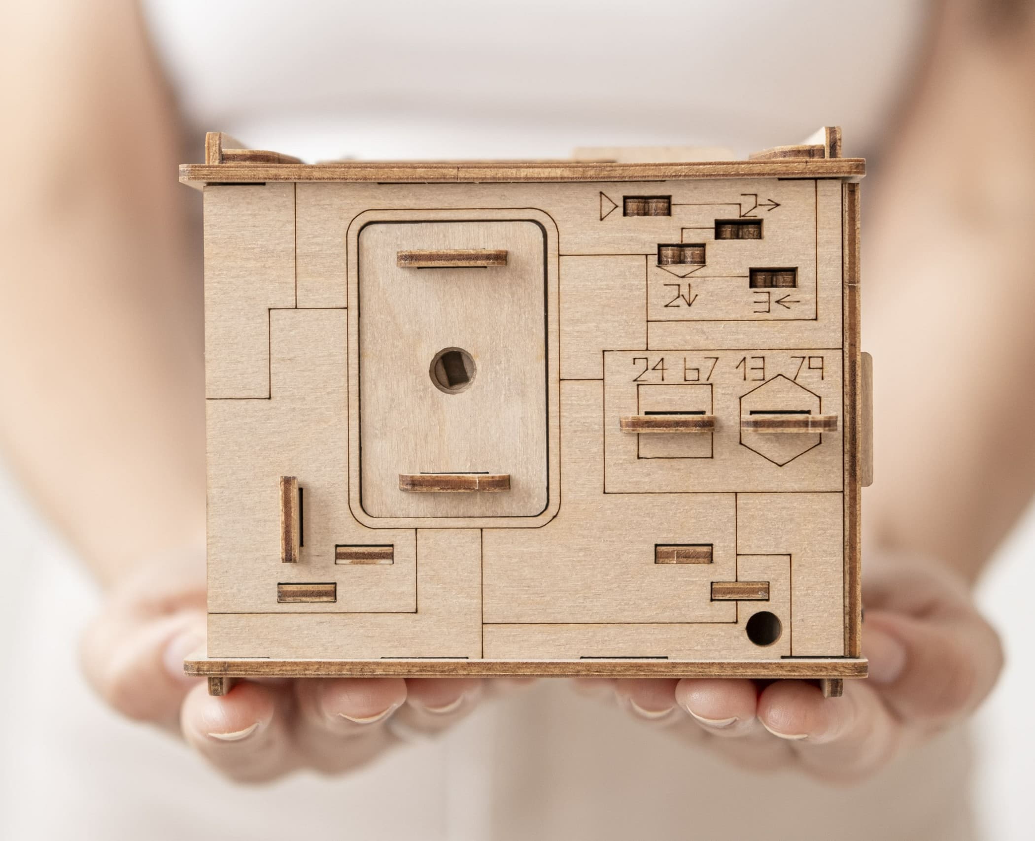 Images and photos of Space Box. ESC WELT.